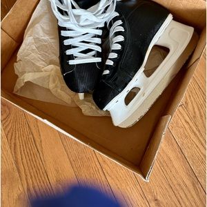 Ice hockey skates